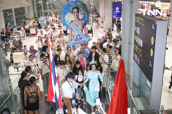 รูป-ประมวลภาพ แฟนนางงามร่วมส่ง “โอปอล-สุชาตา” ชิงมงฟ้าที่อินเดีย -22