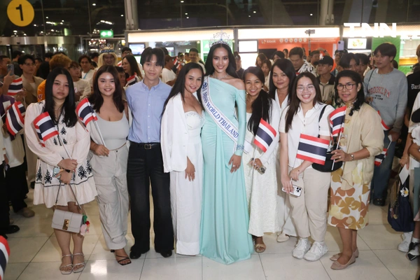 รูป-ประมวลภาพ แฟนนางงามร่วมส่ง “โอปอล-สุชาตา” ชิงมงฟ้าที่อินเดีย -19