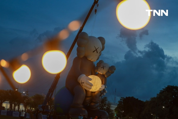 รูป-จัดครั้งแรกในไทย ประติมากรรม COMPANION จาก KAWS ขนาดมหึมาใจกลางสนามหลวง-5