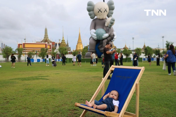 รูป-จัดครั้งแรกในไทย ประติมากรรม COMPANION จาก KAWS ขนาดมหึมาใจกลางสนามหลวง-11