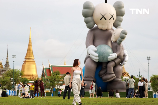 รูป-ฝนตกก็ไม่หวั่น แฟนบอลลิเวอร์พูลร่วมฉลองแชมป์-1
