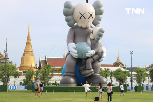 รูป-จัดครั้งแรกในไทย ประติมากรรม COMPANION จาก KAWS ขนาดมหึมาใจกลางสนามหลวง-7