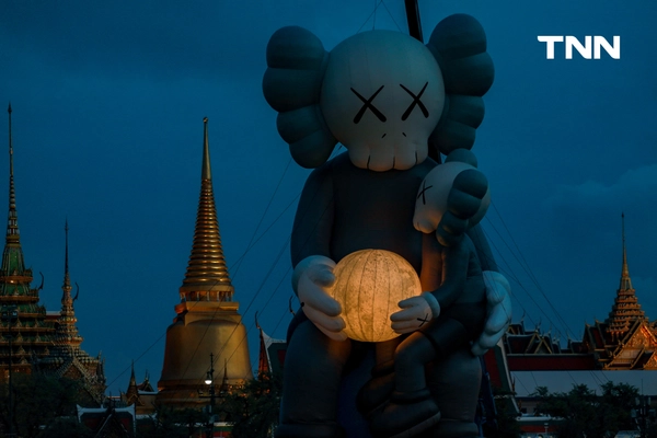 รูป-จัดครั้งแรกในไทย ประติมากรรม COMPANION จาก KAWS ขนาดมหึมาใจกลางสนามหลวง-4