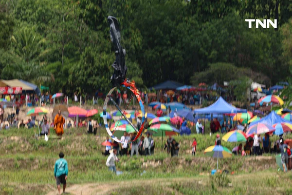 รูป-อลังการขึ้นสู่ฟ้า งานประเพณีบุญบั้งไฟตะไลล้าน บ้านกุดหว้า จ.กาฬสินธุ์-10