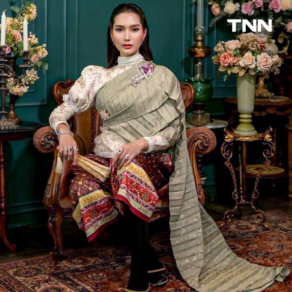 รูป-เก็บตัว “มิสยูนิเวิร์สเพชรบุรี 2025” วันแรกเปิดตัว 14 สาวงามในเรือนไทยภูษาผ้าลายอย่าง-21