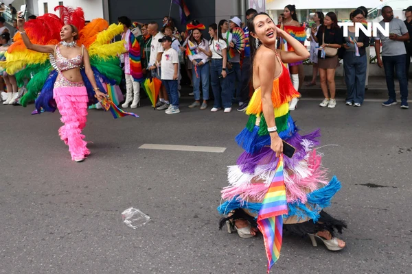 รูป-นายกฯ นำขบวนพาเหรดเปิดงาน “Bangkok Pride Parade 2025” ปักหมุดดึงดูดนักท่องเที่ยวจากทั่วโลก-46