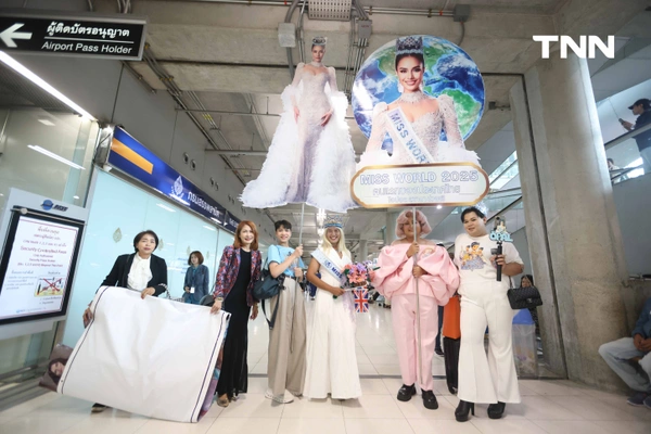 รูป-ประมวลภาพประวัติศาสตร์ขบวนแห่แห่งเกียรติยศ “โอปอล-สุชาตา” คนไทยรอรับแน่นถนนสุขุมวิท-23