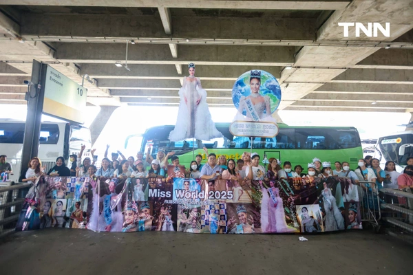 รูป-ประมวลภาพประวัติศาสตร์ขบวนแห่แห่งเกียรติยศ “โอปอล-สุชาตา” คนไทยรอรับแน่นถนนสุขุมวิท-25