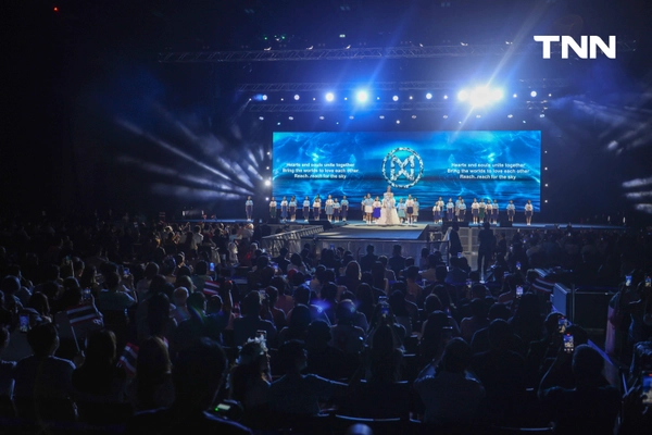 รูป-ประมวลภาพประวัติศาสตร์ขบวนแห่แห่งเกียรติยศ “โอปอล-สุชาตา” คนไทยรอรับแน่นถนนสุขุมวิท-19