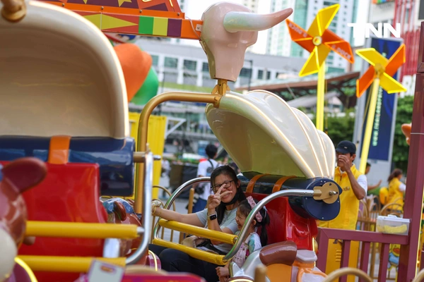 รูป-ฉลองครบรอบ 20 ปี เจ้าเป็ดสีเหลือง “B.Duck” พร้อมร่วมสนุกกับสวนสนุกสุดคิวท์ใจกลางเมือง-24