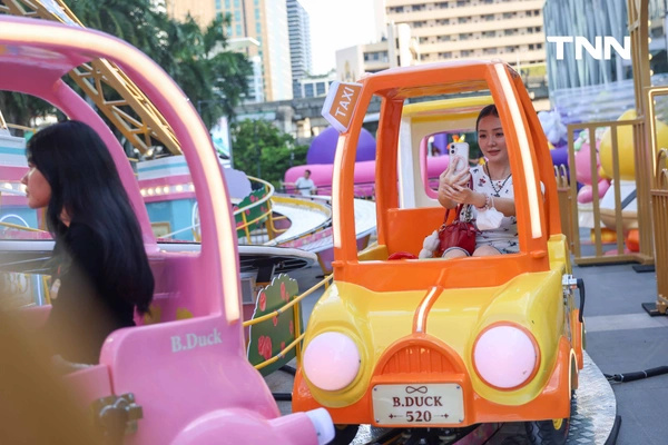 รูป-ฉลองครบรอบ 20 ปี เจ้าเป็ดสีเหลือง “B.Duck” พร้อมร่วมสนุกกับสวนสนุกสุดคิวท์ใจกลางเมือง-11