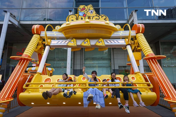 รูป-ฉลองครบรอบ 20 ปี เจ้าเป็ดสีเหลือง “B.Duck” พร้อมร่วมสนุกกับสวนสนุกสุดคิวท์ใจกลางเมือง-21