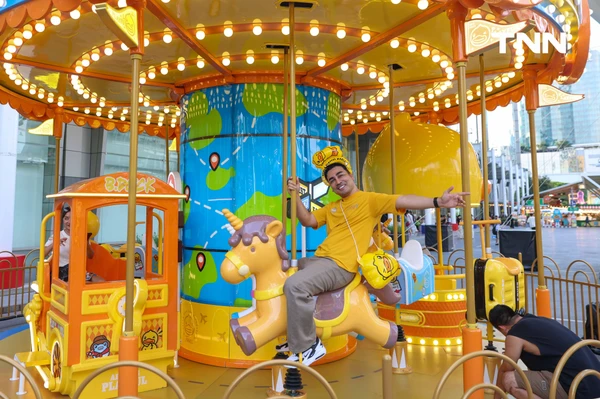 รูป-ฉลองครบรอบ 20 ปี เจ้าเป็ดสีเหลือง “B.Duck” พร้อมร่วมสนุกกับสวนสนุกสุดคิวท์ใจกลางเมือง-13