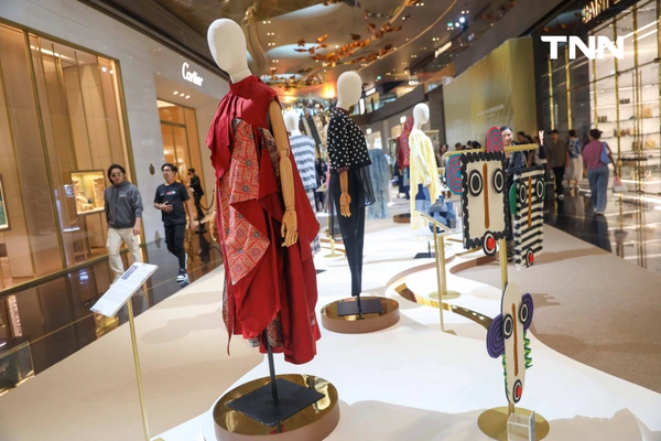 รูป-เจ้าฟ้าสิริวัณณวรีฯ ทรงนำหัตถศิลป์ที่รังสรรค์จากผ้าไทยสู่เวทีโลกเชิดชูจิตวิญญาณแห่งช่างฝีมือไทย-11