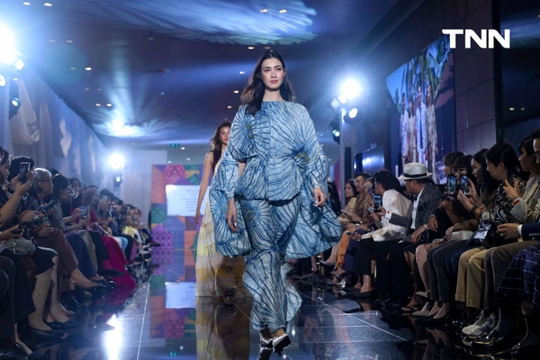 รูป-เจ้าฟ้าสิริวัณณวรีฯ ทรงนำหัตถศิลป์ที่รังสรรค์จากผ้าไทยสู่เวทีโลกเชิดชูจิตวิญญาณแห่งช่างฝีมือไทย-8