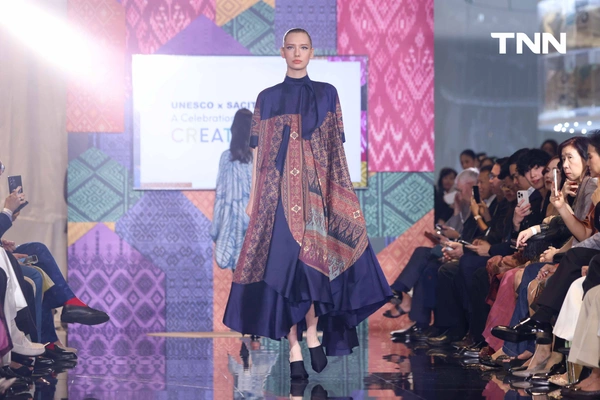 รูป-เจ้าฟ้าสิริวัณณวรีฯ ทรงนำหัตถศิลป์ที่รังสรรค์จากผ้าไทยสู่เวทีโลกเชิดชูจิตวิญญาณแห่งช่างฝีมือไทย-19