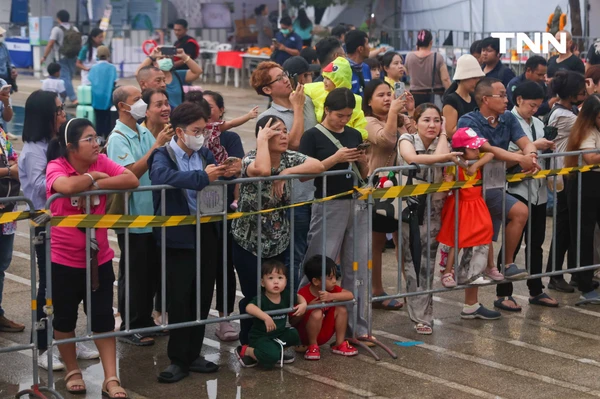 รูป-“โกโกวา” กับแฟนหนุ่ม “ซอลซู” บุกกรุง ชวนคนไทยเล่นเกมกระโดดเชือก ลานคนเมือง เสาชิงช้า-18