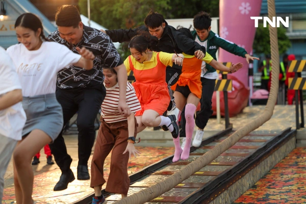 รูป-“โกโกวา” กับแฟนหนุ่ม “ซอลซู” บุกกรุง ชวนคนไทยเล่นเกมกระโดดเชือก ลานคนเมือง เสาชิงช้า-9