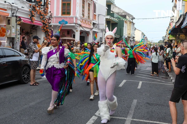 รูป-ภูเก็ตส่งท้ายงาน Pride 2025 ตื่นตากับขบวนพาเหรดสุดยิ่งใหญ่-10