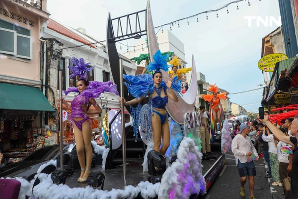 รูป-ภูเก็ตส่งท้ายงาน Pride 2025 ตื่นตากับขบวนพาเหรดสุดยิ่งใหญ่-11