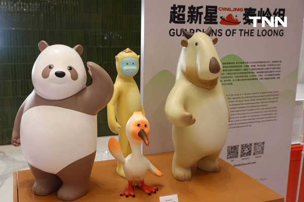 รูป-“YIMU ART EXHIBITION” โชว์ผลงานของ “ลีโอ หวง” ศิลปินดาวรุ่งจีน ร่วมฉลอง 50 ปี ความสัมพันธ์ทางการทูต ไทย-จีน-7