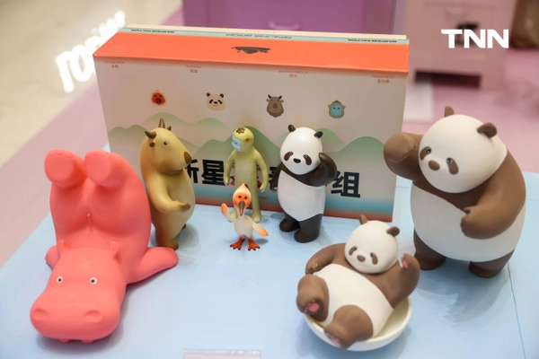 รูป-“YIMU ART EXHIBITION” โชว์ผลงานของ “ลีโอ หวง” ศิลปินดาวรุ่งจีน ร่วมฉลอง 50 ปี ความสัมพันธ์ทางการทูต ไทย-จีน-8