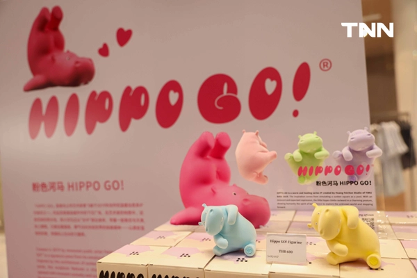 รูป-“YIMU ART EXHIBITION” โชว์ผลงานของ “ลีโอ หวง” ศิลปินดาวรุ่งจีน ร่วมฉลอง 50 ปี ความสัมพันธ์ทางการทูต ไทย-จีน-9