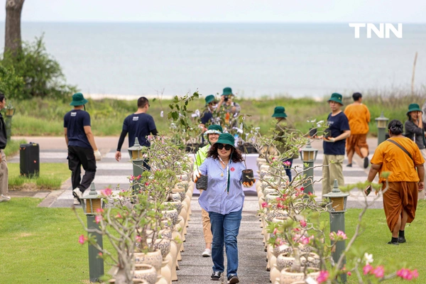 รูป-ดอยคำผนึกกำลังฟื้นฟูชายหาดพระราชนิเวศน์มฤคทายวัน ปลูกต้นไม้สันดอนทรายชายฝั่งคืนสมดุลสู่ธรรมชาติ-16