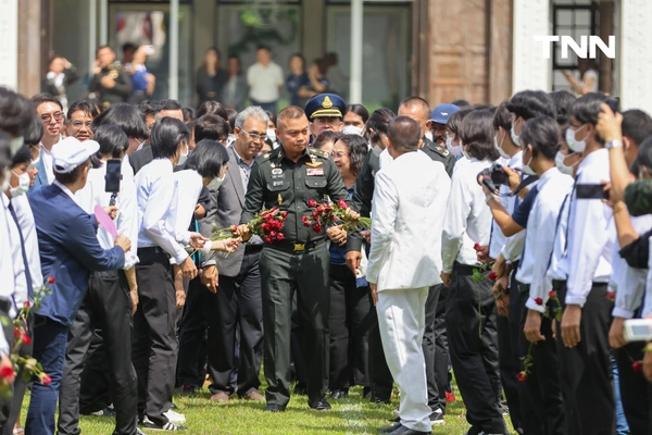 รูป-แม่ทัพภาคที่ 2 รับมอบ “บลูบังเกอร์” นวัตกรรมโดยนักศึกษาสนับสนุนความปลอดภัยทหารพื้นที่ชายแดน-18