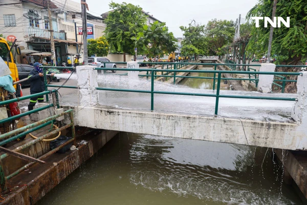 รูป-รวมพลังจิตอาสา เนื่องในวันเฉลิมพระชนมพรรษาพระบาทสมเด็จพระเจ้าอยู่หัว พัฒนาทำความสะอาดตรอกสาเก-15