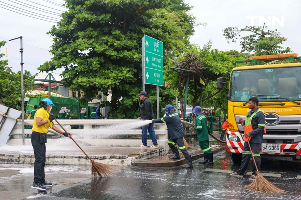 รูป-รวมพลังจิตอาสา เนื่องในวันเฉลิมพระชนมพรรษาพระบาทสมเด็จพระเจ้าอยู่หัว พัฒนาทำความสะอาดตรอกสาเก-13