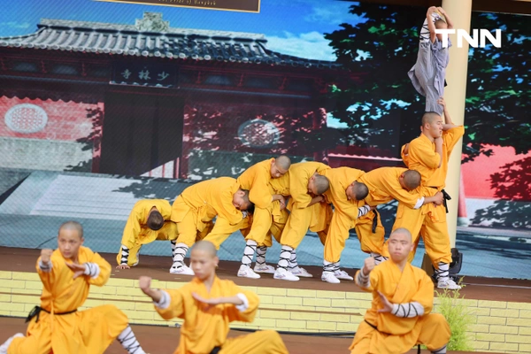 รูป-“ทั่วหล้า เทิดไท้ ถวายใจสดุดี” ร่วมเฉลิมพระเกียรติพระบาทสมเด็จพระเจ้าอยู่หัว และฉลอง 50 ปี สัมพันธ์ไทย-จีน-7