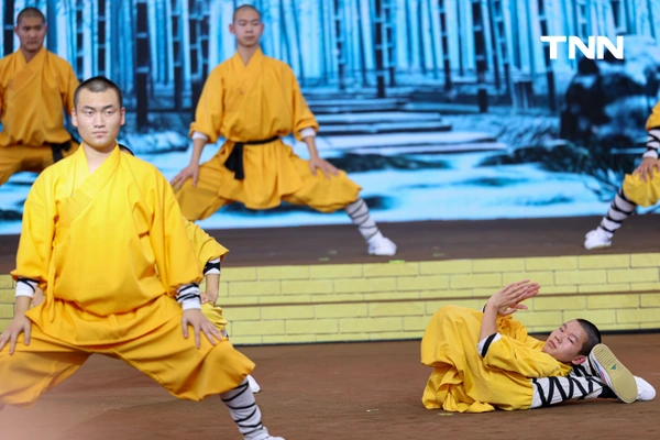 รูป-“ทั่วหล้า เทิดไท้ ถวายใจสดุดี” ร่วมเฉลิมพระเกียรติพระบาทสมเด็จพระเจ้าอยู่หัว และฉลอง 50 ปี สัมพันธ์ไทย-จีน-10