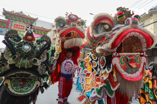 รูป-“เชิดสิงโตสองแผ่นดิน เทิดไท้องค์ราชัน” เฉลิมพระเกียรติในหลวง 73 พรรษา-8