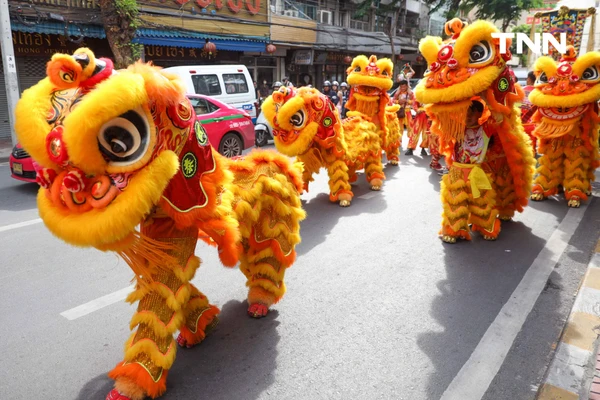 รูป-“เชิดสิงโตสองแผ่นดิน เทิดไท้องค์ราชัน” เฉลิมพระเกียรติในหลวง 73 พรรษา-14