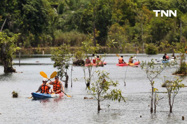 รูป-ตามรอย “Jurassic World” พายคายัคชมธรรมชาติที่ “คลองหรูด” จ.กระบี่-10