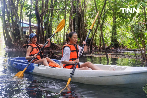 รูป-ตามรอย “Jurassic World” พายคายัคชมธรรมชาติที่ “คลองหรูด” จ.กระบี่-26