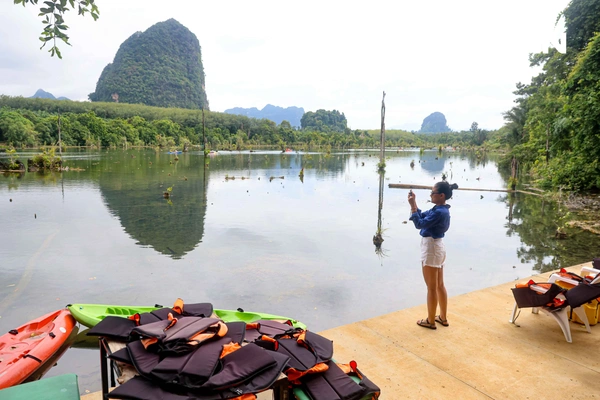 รูป-ตามรอย “Jurassic World” พายคายัคชมธรรมชาติที่ “คลองหรูด” จ.กระบี่-13