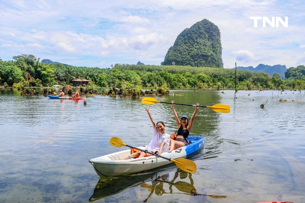 รูป-ตามรอย “Jurassic World” พายคายัคชมธรรมชาติที่ “คลองหรูด” จ.กระบี่-29