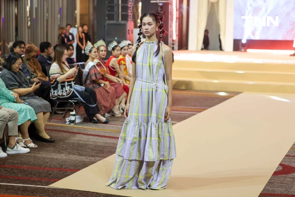 รูป-“Inspiring  Andaman Textile 2025 ” โชว์ชุดผ้าไทยร่วมสมัยจากต้นทุนทางศิลปวัฒนธรรมภาคใต้ฝั่งอันดามัน-4