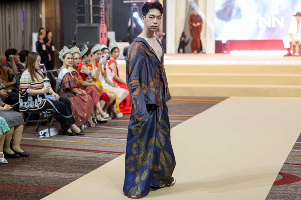 รูป-“Inspiring  Andaman Textile 2025 ” โชว์ชุดผ้าไทยร่วมสมัยจากต้นทุนทางศิลปวัฒนธรรมภาคใต้ฝั่งอันดามัน-25