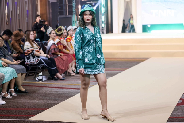 รูป-“Inspiring  Andaman Textile 2025 ” โชว์ชุดผ้าไทยร่วมสมัยจากต้นทุนทางศิลปวัฒนธรรมภาคใต้ฝั่งอันดามัน-14