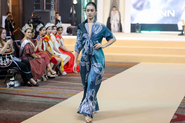 รูป-“Inspiring  Andaman Textile 2025 ” โชว์ชุดผ้าไทยร่วมสมัยจากต้นทุนทางศิลปวัฒนธรรมภาคใต้ฝั่งอันดามัน-24