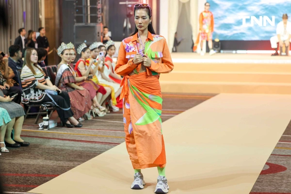 รูป-“Inspiring  Andaman Textile 2025 ” โชว์ชุดผ้าไทยร่วมสมัยจากต้นทุนทางศิลปวัฒนธรรมภาคใต้ฝั่งอันดามัน-21