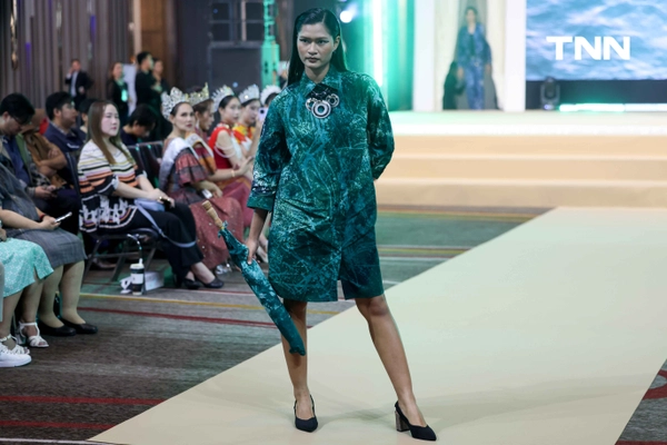 รูป-“Inspiring  Andaman Textile 2025 ” โชว์ชุดผ้าไทยร่วมสมัยจากต้นทุนทางศิลปวัฒนธรรมภาคใต้ฝั่งอันดามัน-19
