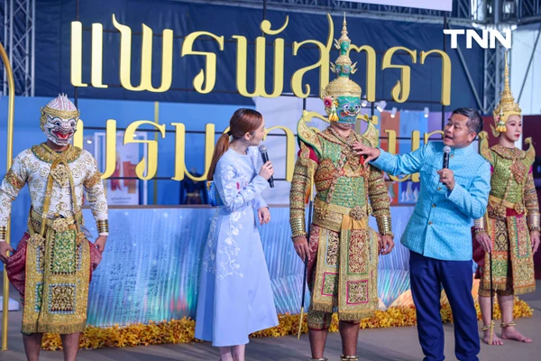 รูป-ชมงานศิลป์คู่แผ่นดินผ่านงาน “แพรพัสตรา บรมราชินีนาถ” ร่วมเฉลิมพระเกียรติสมเด็จพระบรมราชชนนีพันปีหลวง -14
