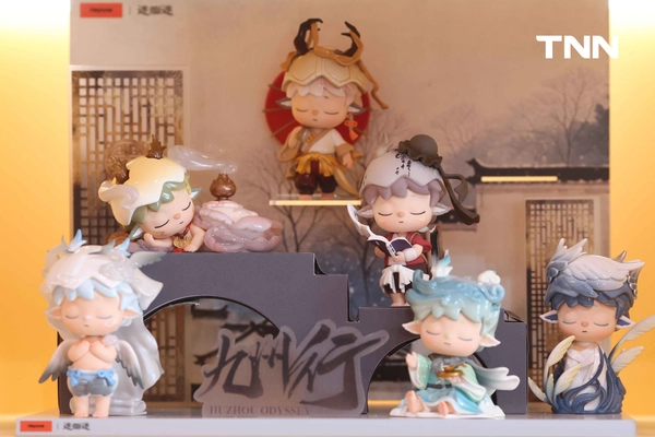 รูป-ไอคอนสยาม จับมือ HEYONE และ MORE THAN ARTS & TOYS เนรมิตดินแดนแสนสนุกสุดน่ารักเปิด Pop-up Store ที่ใหญ่ที่สุดริมแม่น้ำเจ้าพระยา -7