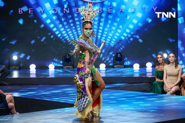 รูป-สาวงาม MIQ 2025 จาก 23 ประเทศ ร่วมประชันอัตลักษณ์ชุดประจำชาติสุดอลังการ-19