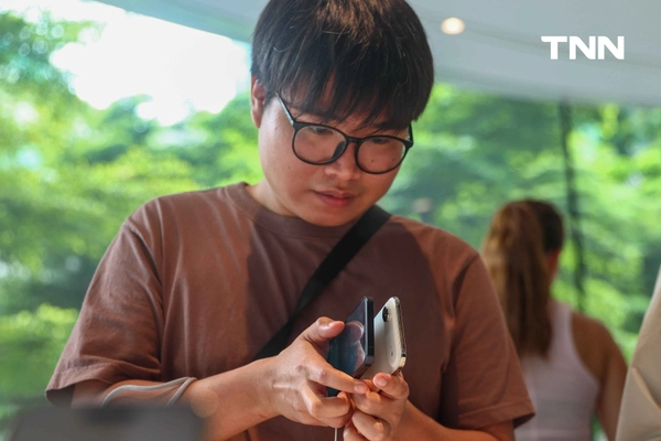 รูป-สาวกไอโฟนรวมตัวคึกคัก เปิดขาย iPhone 17 วันแรก-9