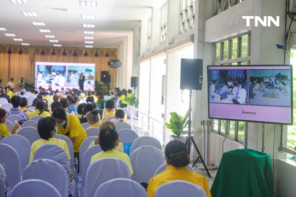 รูป-“ในหลวงรัชกาลที่ 9 ในดวงใจ” ของ ดร.สุเมธ ตันติเวชกุล-24